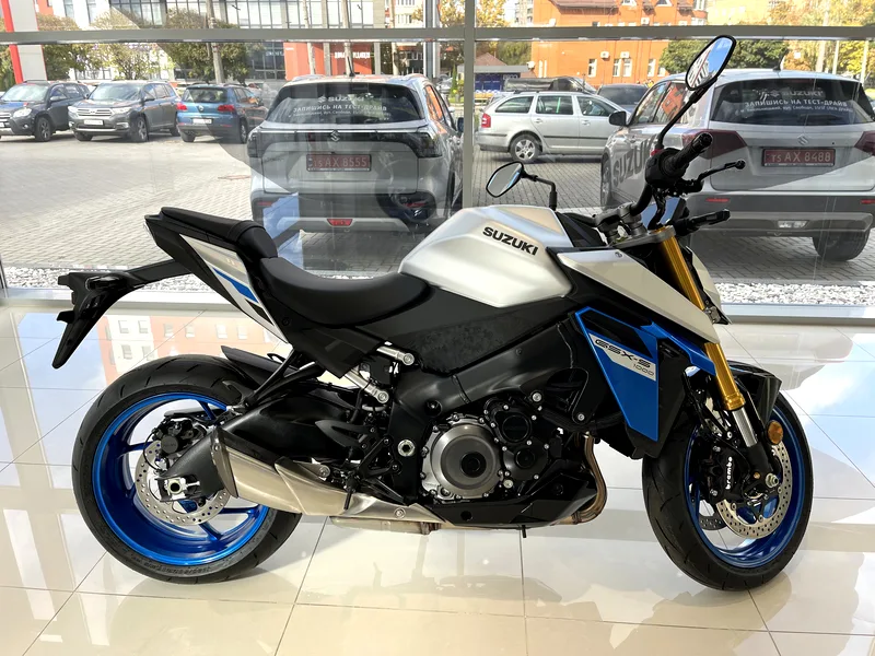 Suzuki GSX-S1000 фото 1